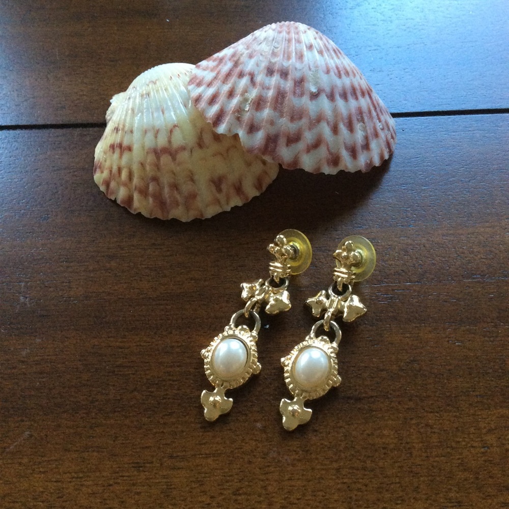 Park Lane Vintage Gold tone & faux pearl earrings.
